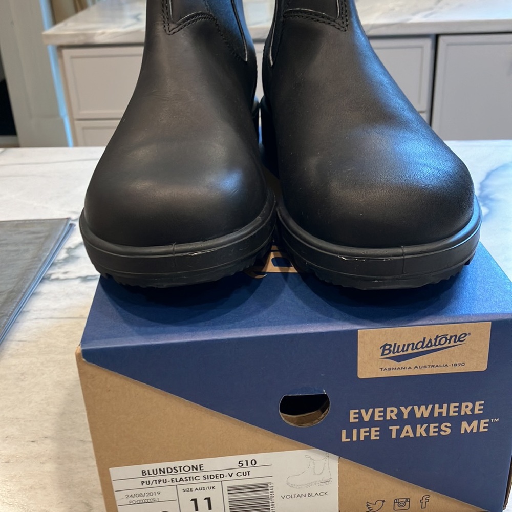 NIB NWT Blundstone 510 black AUS/UK 11